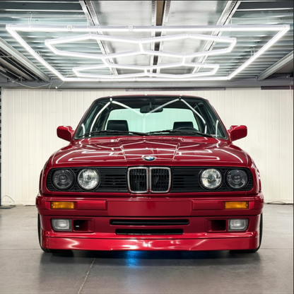 Punainen BMW E30